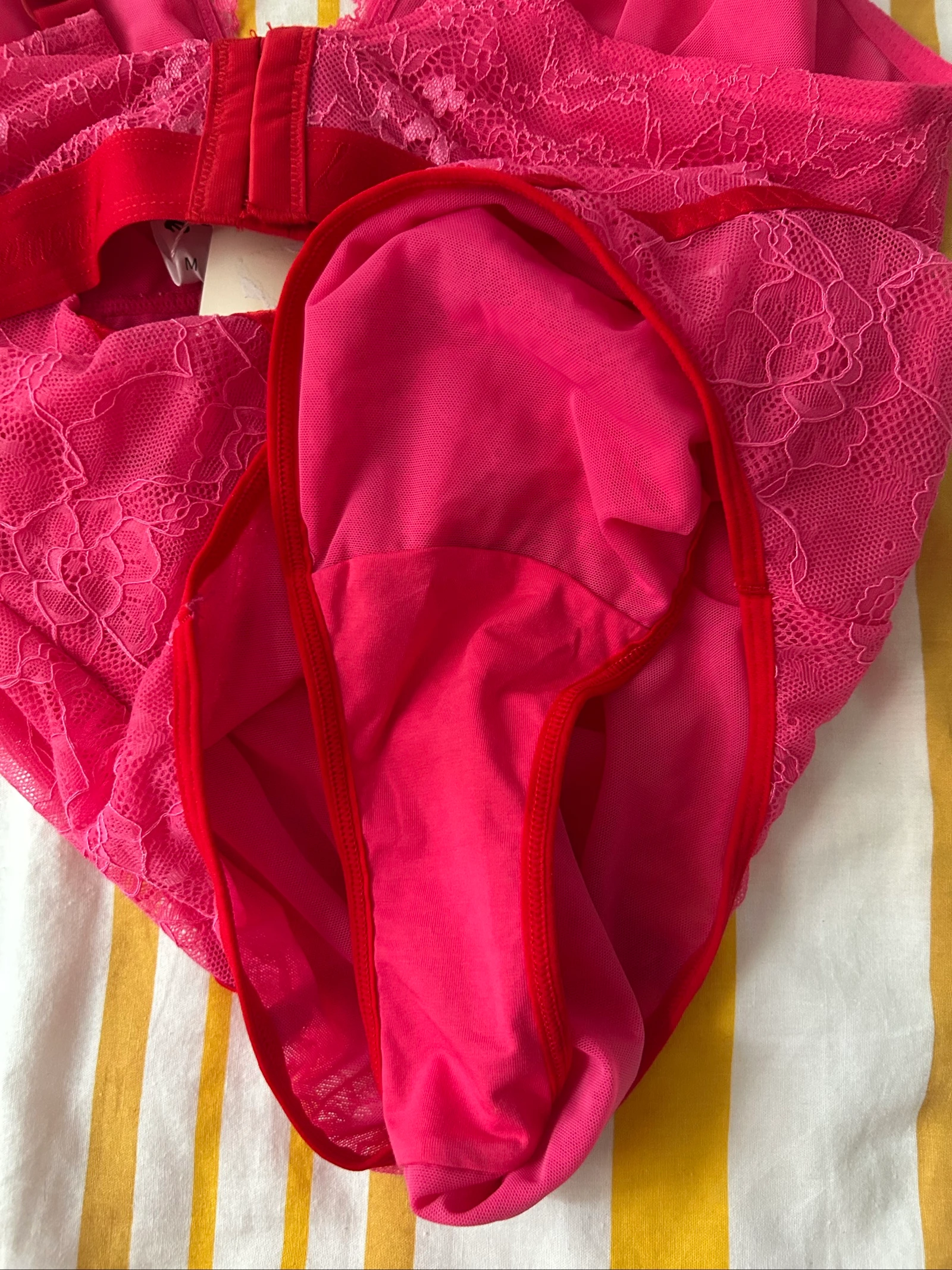 Body de encaje rosa fuchsia Lemonade Dolls – NUEVO con etiqueta – Talla M (Copa Fuller) – photo 7